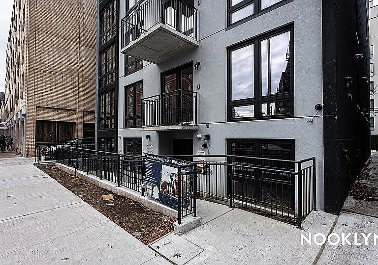 639 Foster Ave #305 — Photo 37