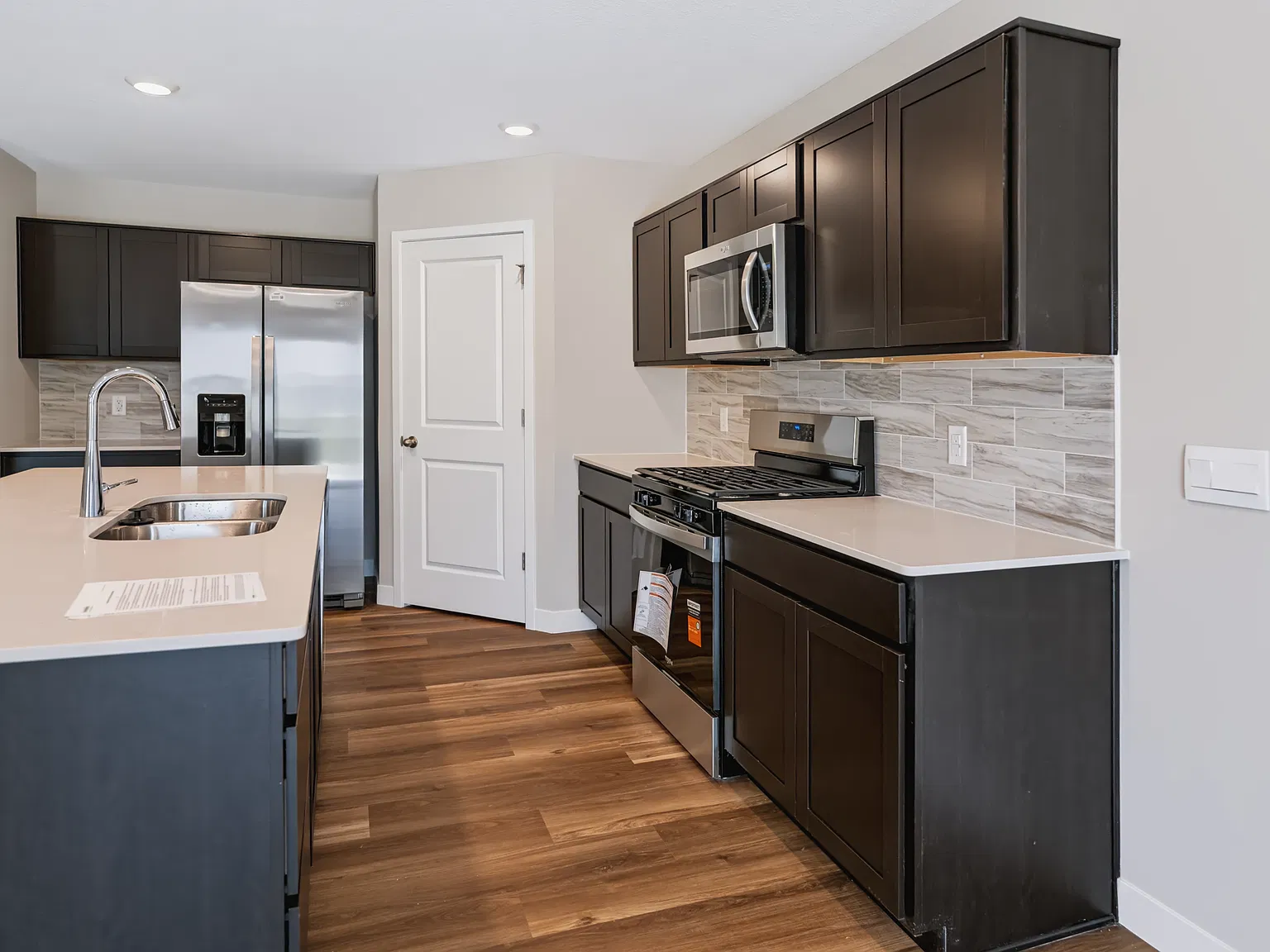 5 bed, 2600 sqft, $2,800 — Photo 3
