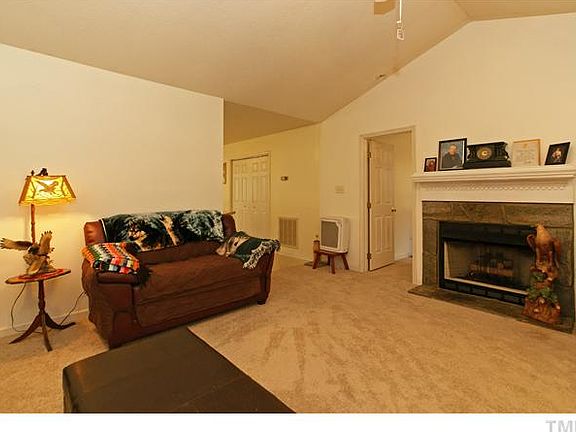 3rd image of 684 Southwick Ave
