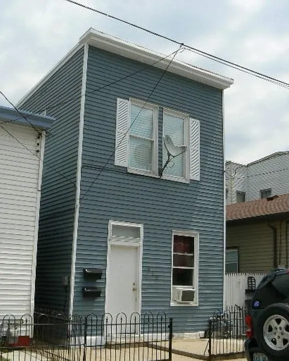 819 Dayton Ave #F2