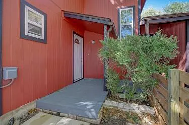 Building Photo - 6906 Lovely Ln
