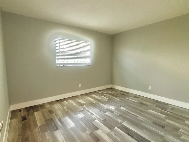 1650 NW 52nd Ave #3 — Photo 2