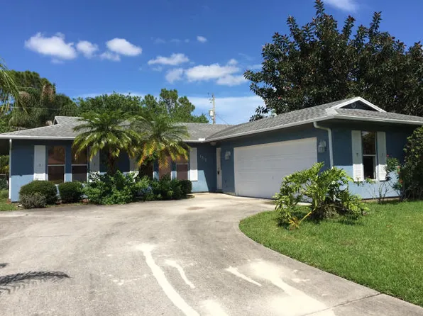 1717 SW Brisbane St, Port Saint Lucie, FL 34984