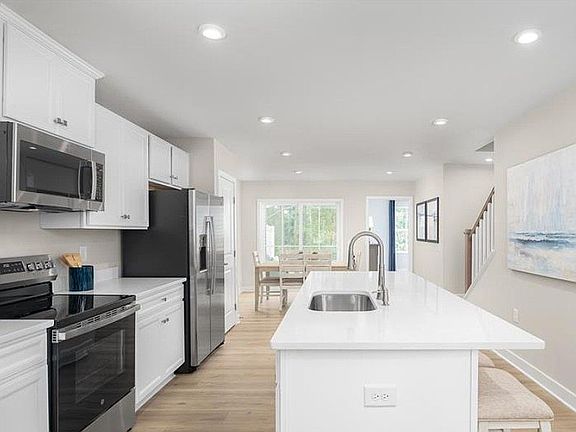 4th image of 2264 Palm Ct
