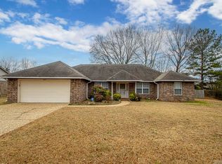 2235 Millwood Dr, Conway, AR 72032