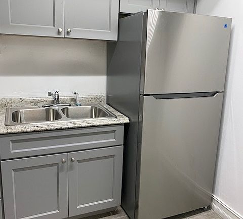 2nd image of 1625 Espanola Ave APT 104