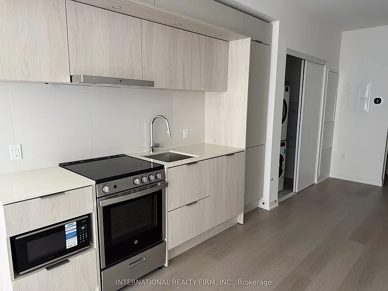448 Burnhamthorpe Rd W #425 — Photo 9