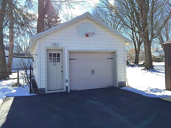 3rd image of 38 Spring St