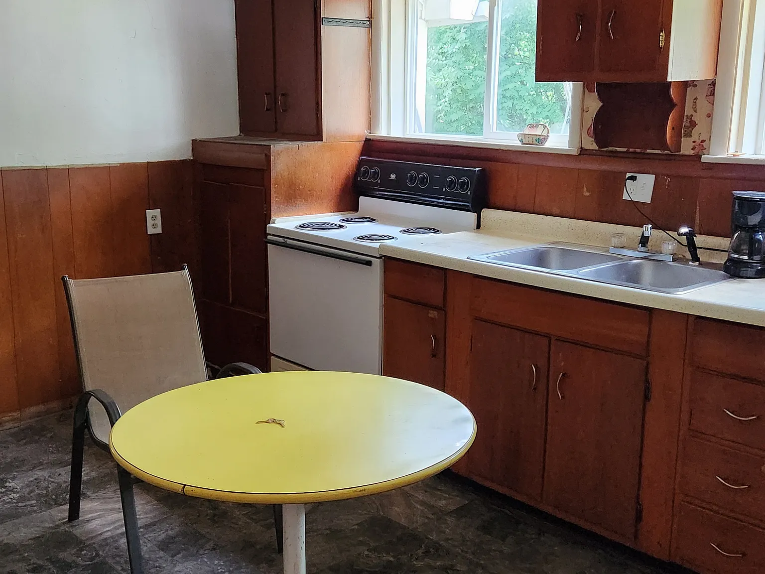 223 E Ballard Avenue — Photo 4