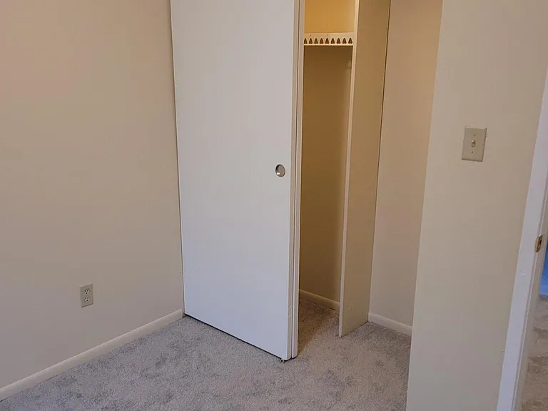 2564 Bethesda Ave — Photo 18