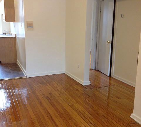 4th image of 6851 S Clyde Ave APT 1B