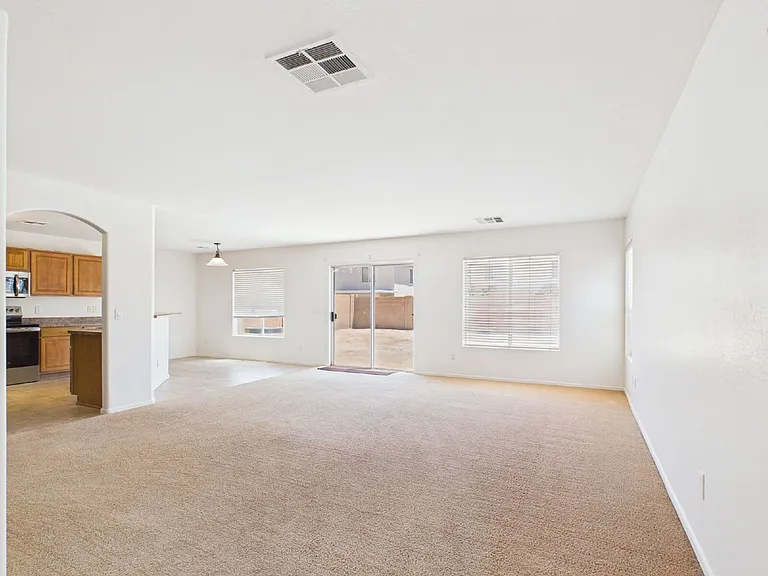 1661 W Harding Ave — Photo 4