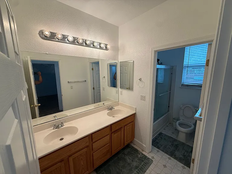 10410 Danichris Way — Photo 15