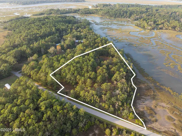 43 Rose Island Rd, Saint Helena Island, SC 29920