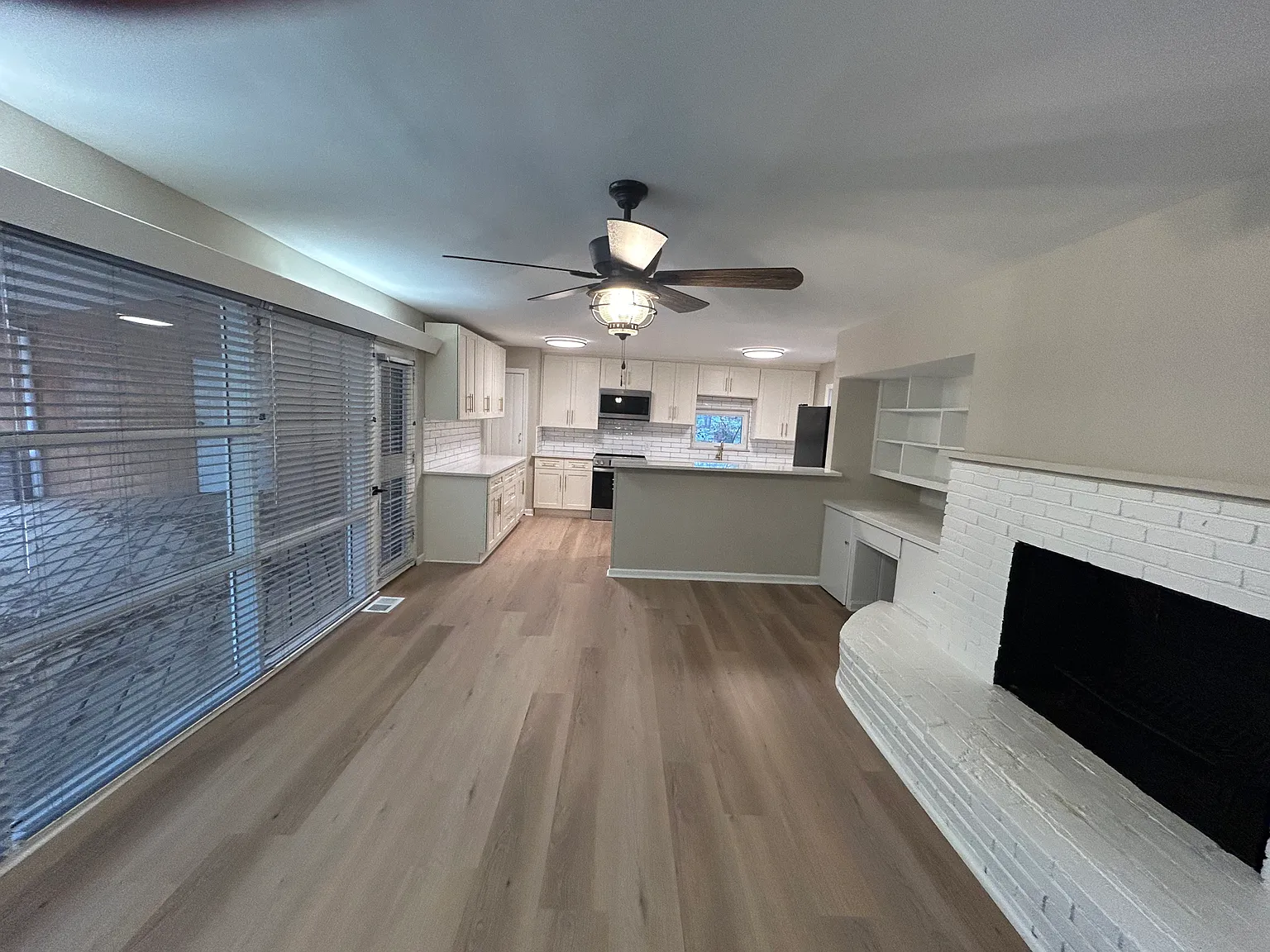 4 bed, 1950 sqft, $2,950 — Photo 3