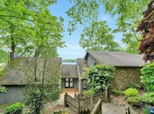 119 Demarest Rd, Bloomingdale, NJ 07403