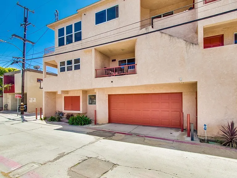 831 Allerton Ct — Photo 44