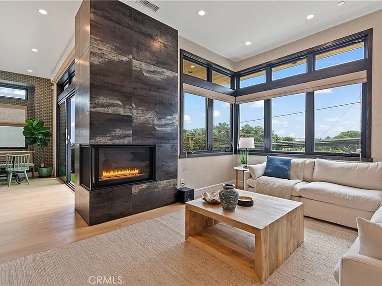 802 Bard St — Photo 8