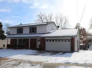 8680 Franklin Ave, Clive, IA 50325