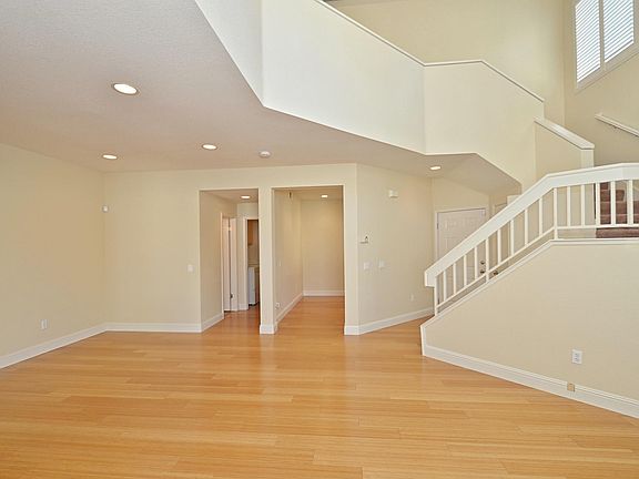 5th image of 2609 Beach Head Ct