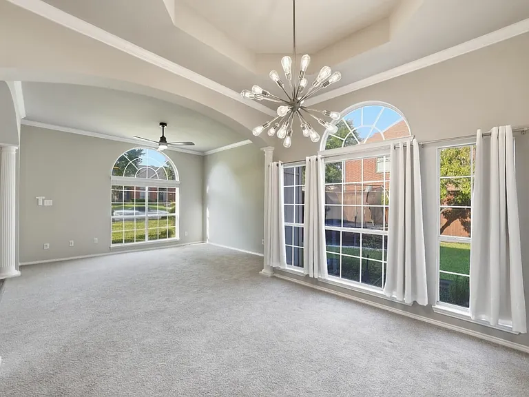 2416 McCarran Dr — Photo 32