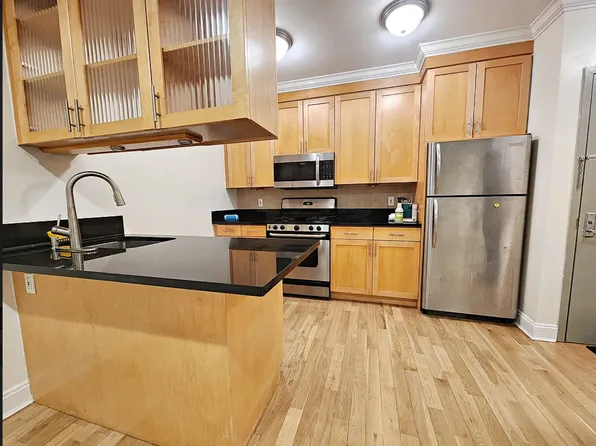 190 Meserole Avenue image 1 of 10
