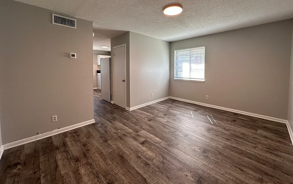Building Photo - 1020 E Mountcastle St #34