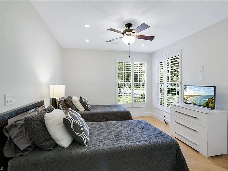 1560 Clermont Dr #D-201 — Photo 16