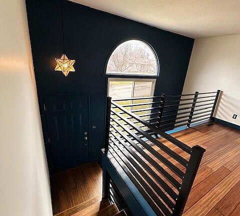 5th image of 511 Turner Ave