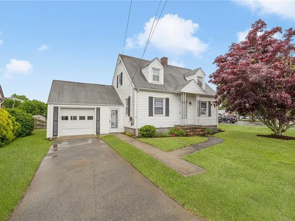 289 Judson St, Tiverton, RI 02878