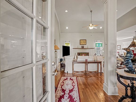 4th image of 3043 Cross Gate Ln
