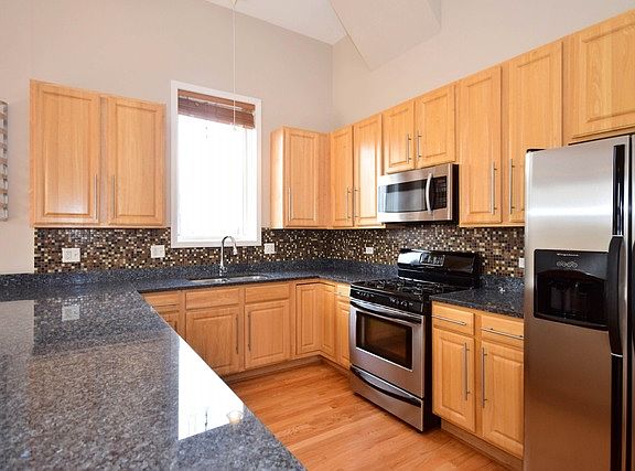 2nd image of 4207 S Vincennes Ave #3N