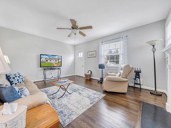 4th image of 2922 Forest Hill Ave NW