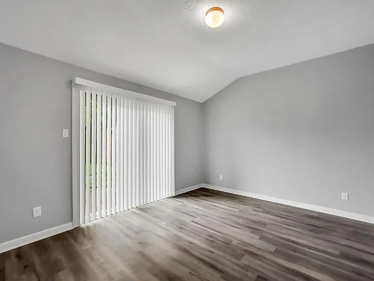 11012 Crenchrus Ct — Photo 6