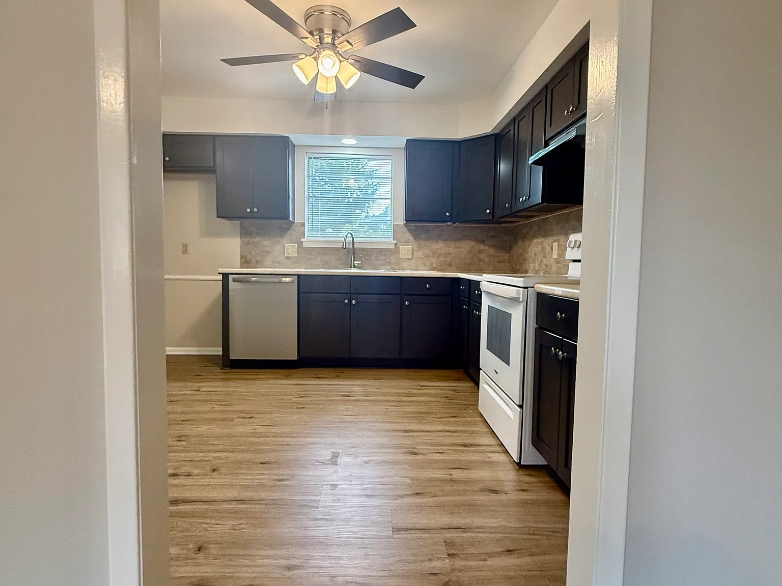 2 bed, 989 sqft, $1,150 — Photo 3
