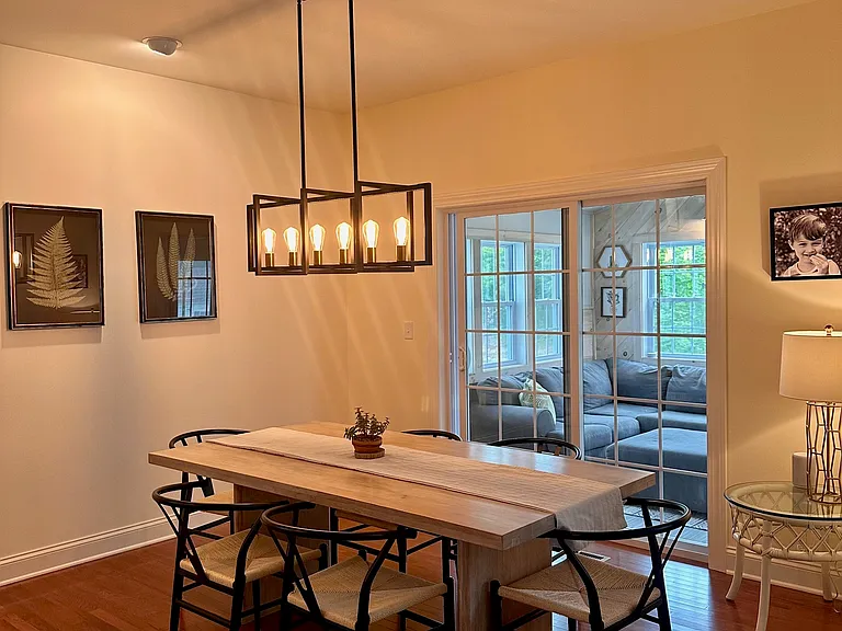 8 Lakepointe Way — Photo 4