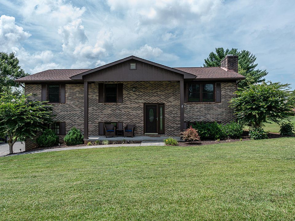 1st image of 3017 W Hills Dr