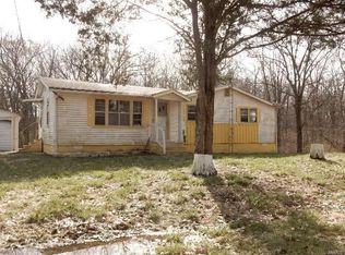 1106 California St, Mulberry Grove, IL 62262