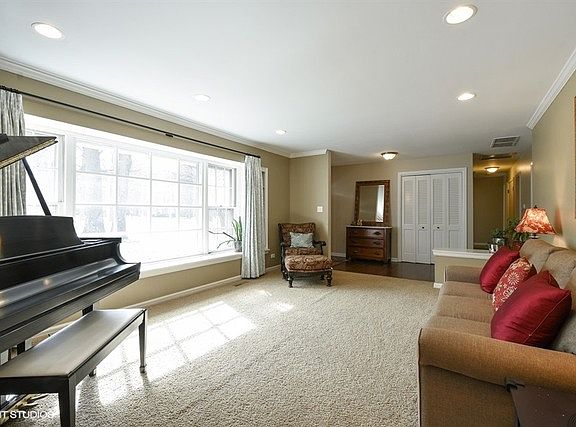 3rd image of 67 Cumberland Dr