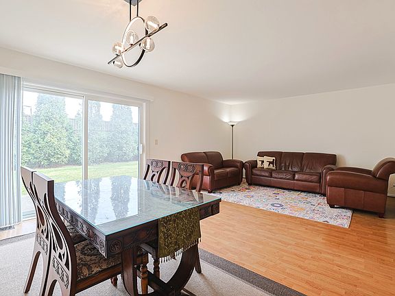 2nd image of 638 Naples Ct #638