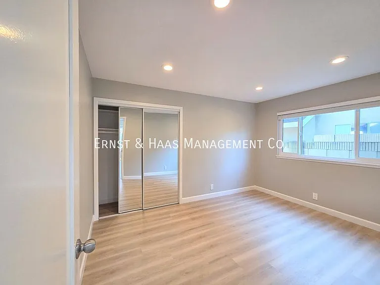 13118 Carolyn St — Photo 17