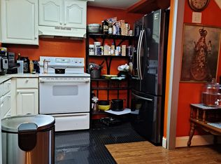 14 Carousel Ct, Sterling, VA 20164