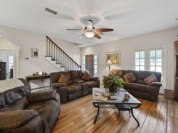 4th image of 2111 Lindhridge Dr
