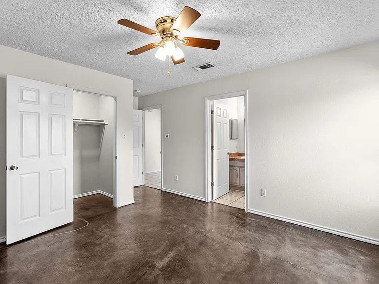 1629 Gordon St — Photo 17