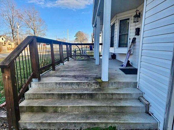 3rd image of 520 Hawthorne Street
