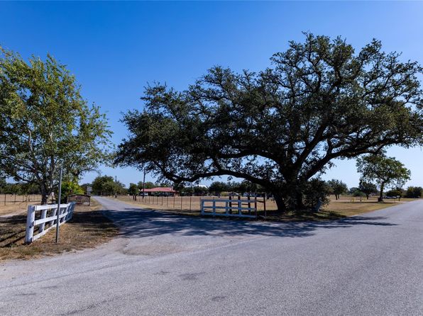 314 Redbird Ln, Kingsbury, TX 78638