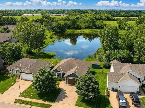 121 S 16th Ter, Louisburg, KS 66053