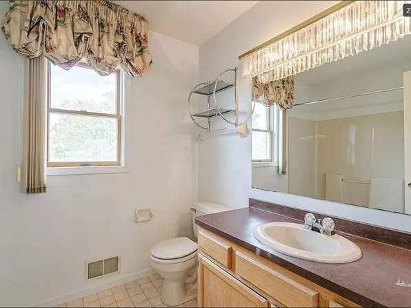 64 Oak Mills Xing, West Henrietta, NY 14586