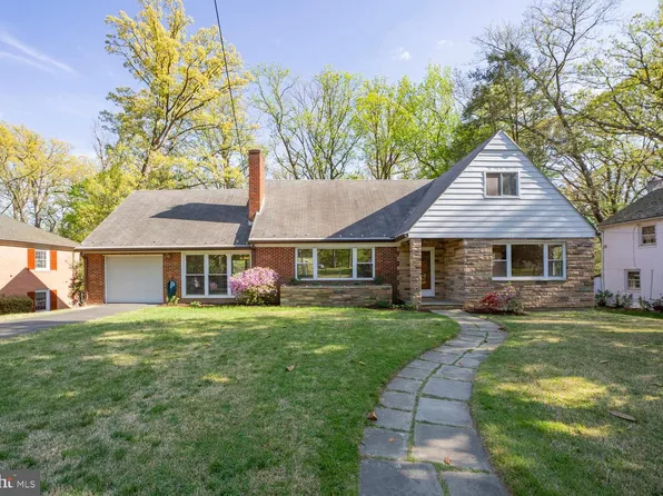 3911 Commander Dr, Hyattsville, MD 20782