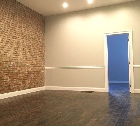 4th image of 206 Calyer St #1AP